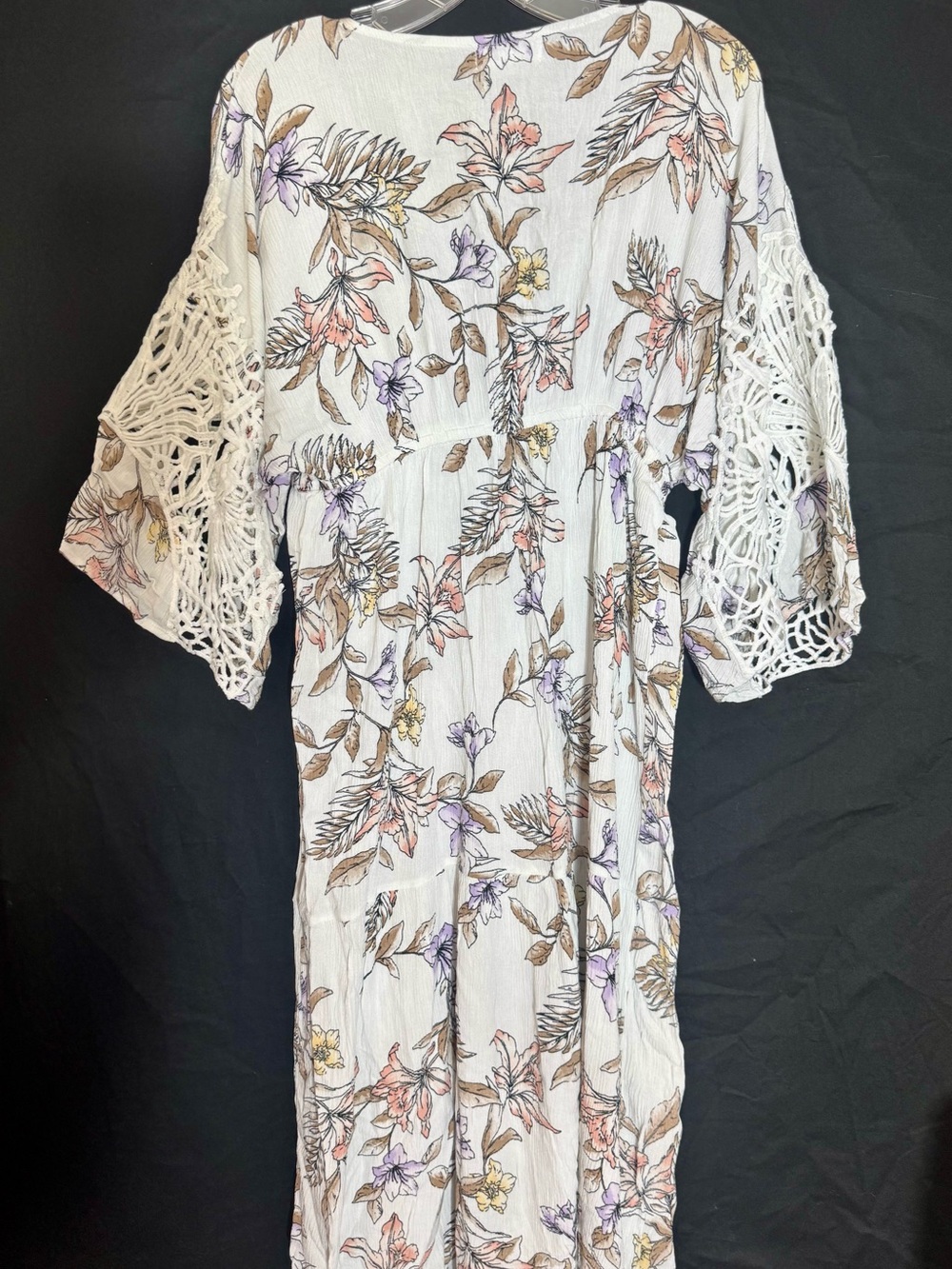 Floral Crochet-Sleeve Camino
